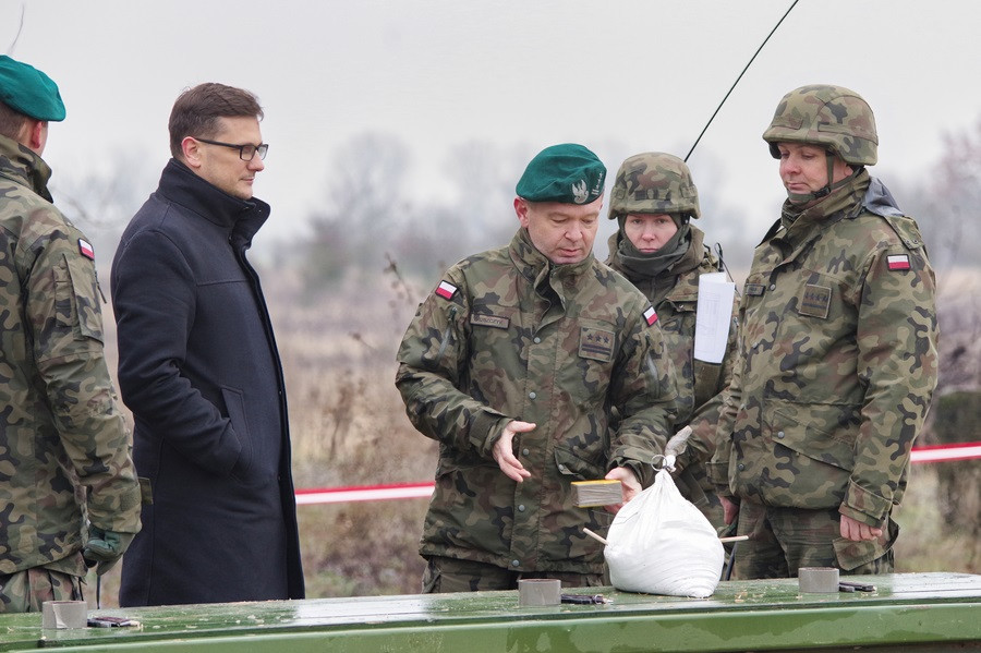 3_11.max-900x900.format-webp-lossless