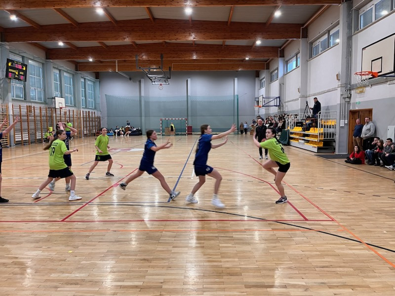 4875934438824228261(1)