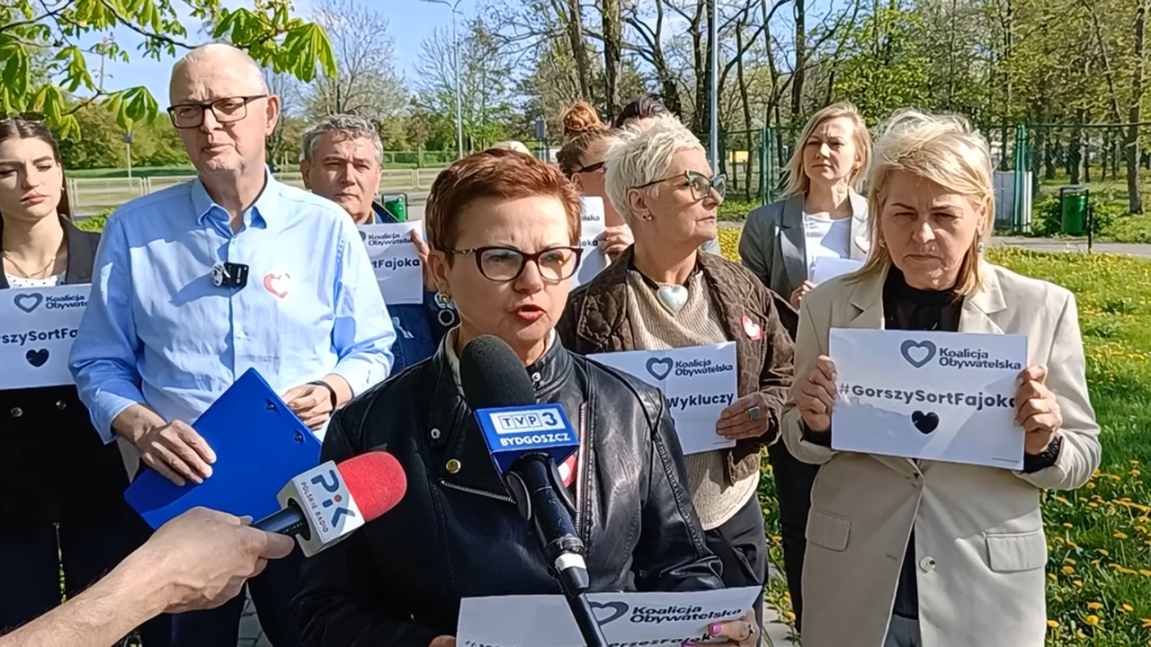 Kopia – Kopia – Fioletowa Biała Czarna SF Punkowa Miniatura na YouTube – gaming