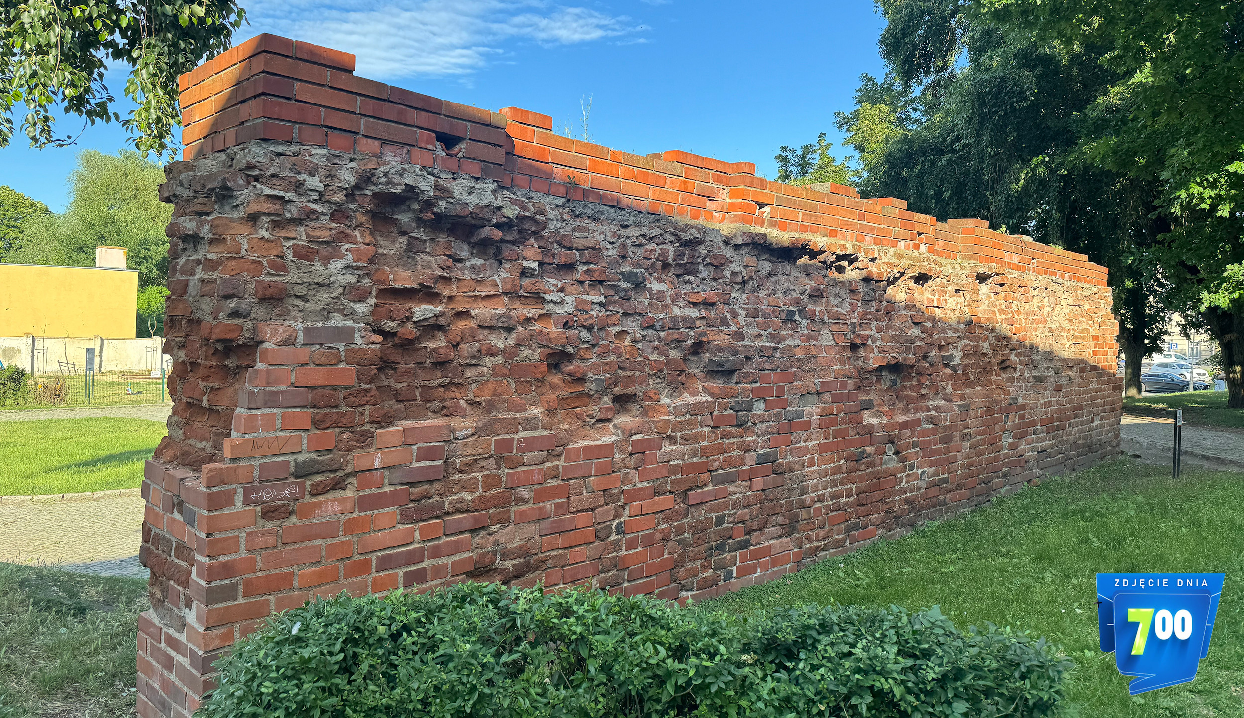 mur