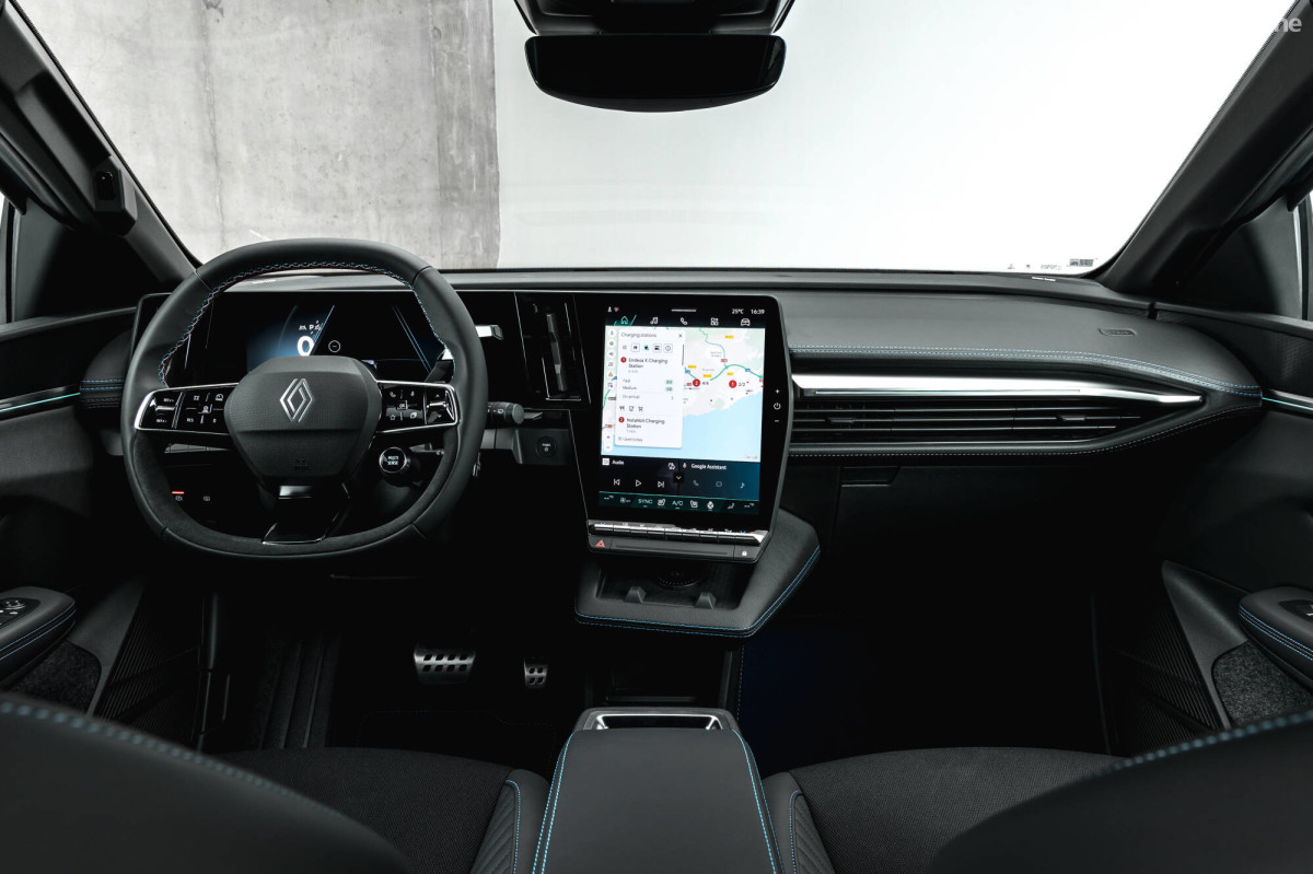 new-renault-megane-e-tech-electric-3