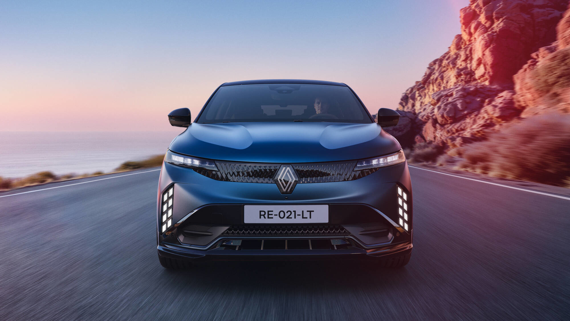 new-renault-megane-e-tech-electric-10