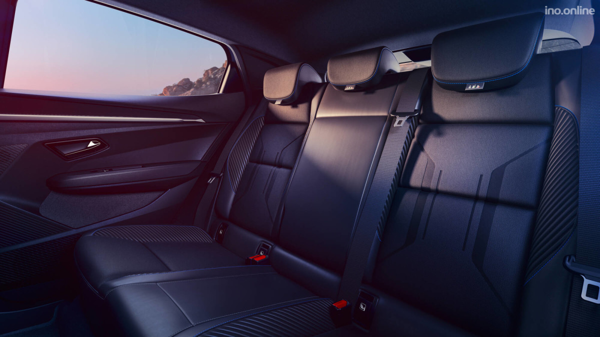new-renault-megane-e-tech-electric-18