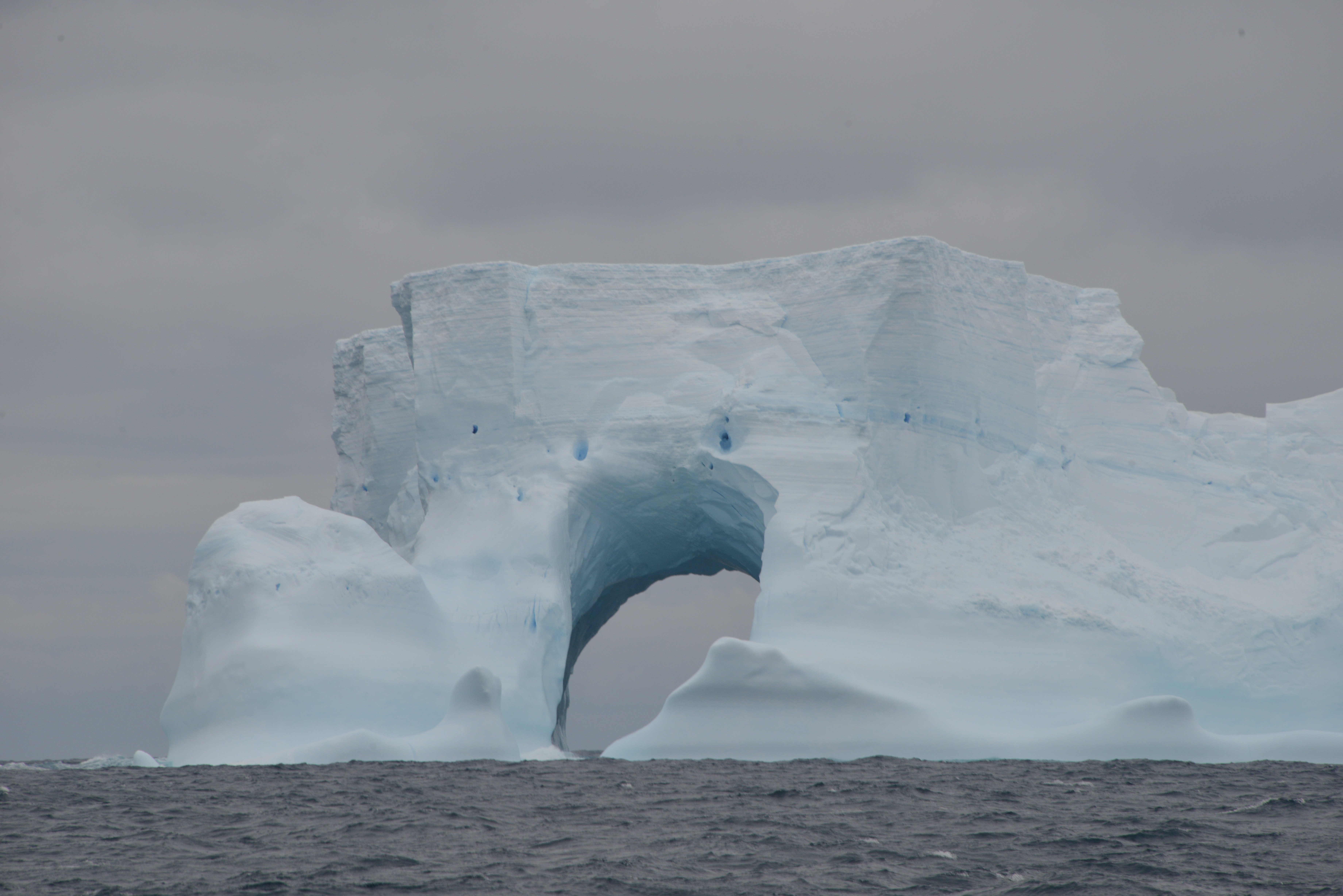 the circle around Antarctica 25