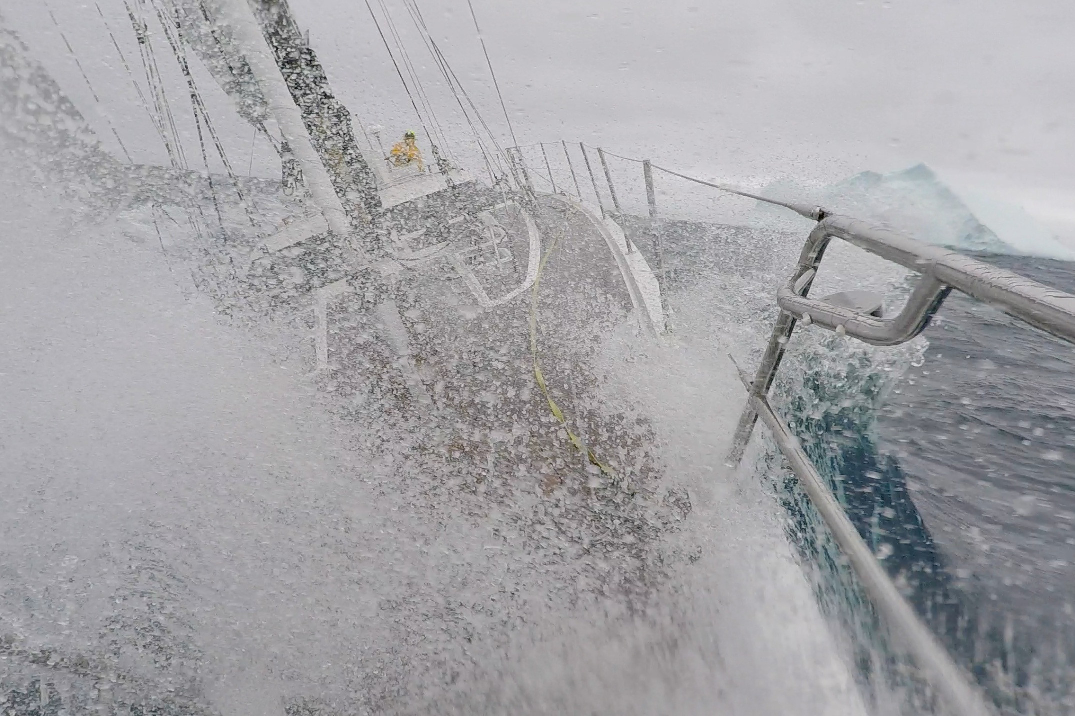 the circle around Antarctica 30