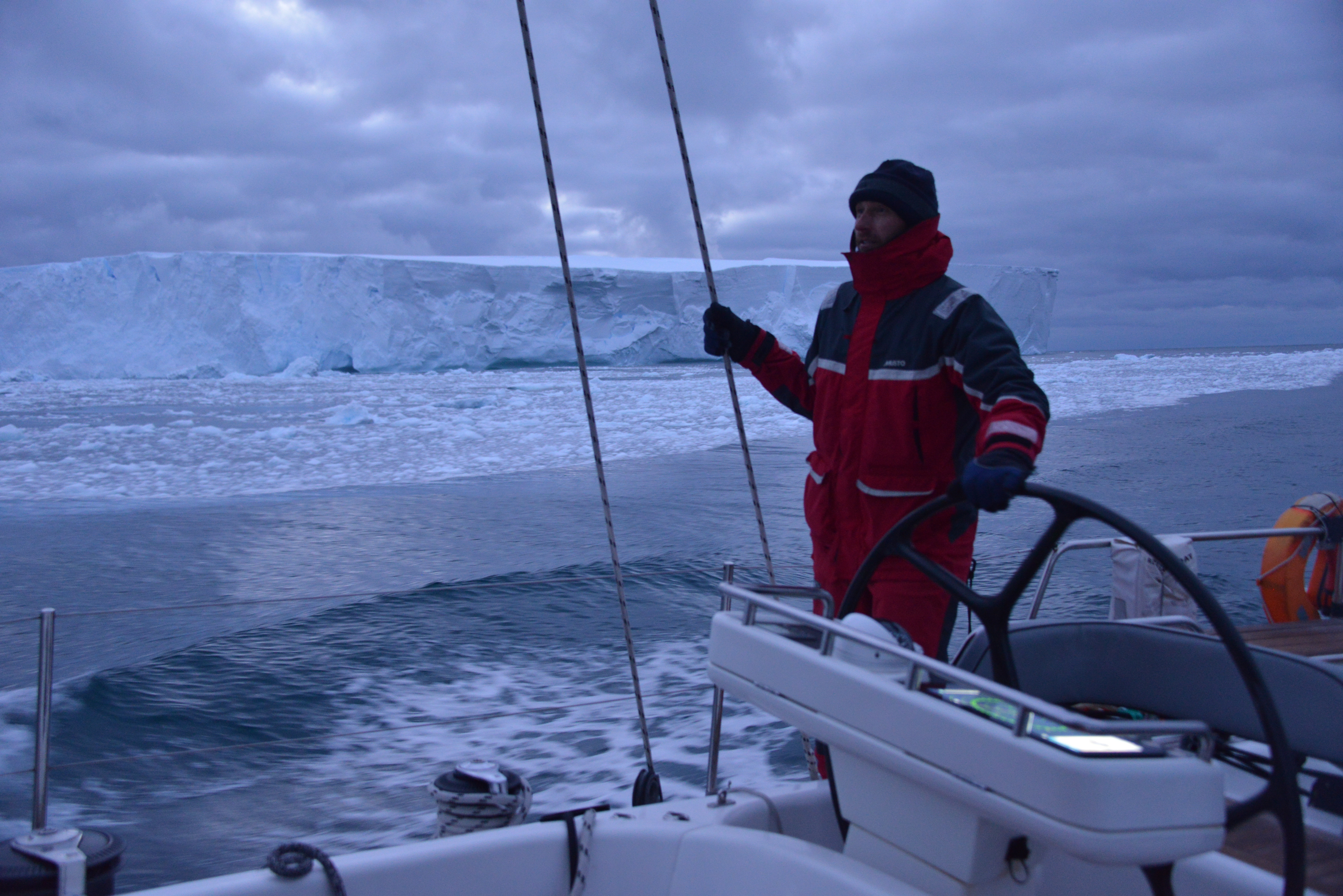 the circle around Antarctica 76