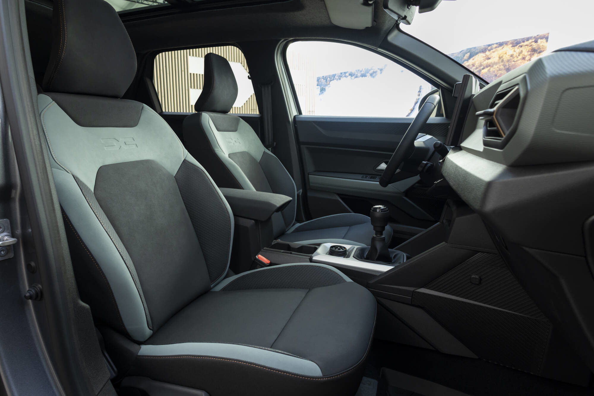 all-new dacia bigster tce 130 4x4 extreme schiste grey