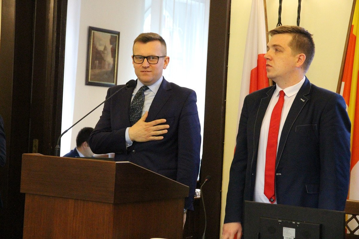 C2B9C2CF-38C7-47CC-A3B9-F4B3E4BF5E2A