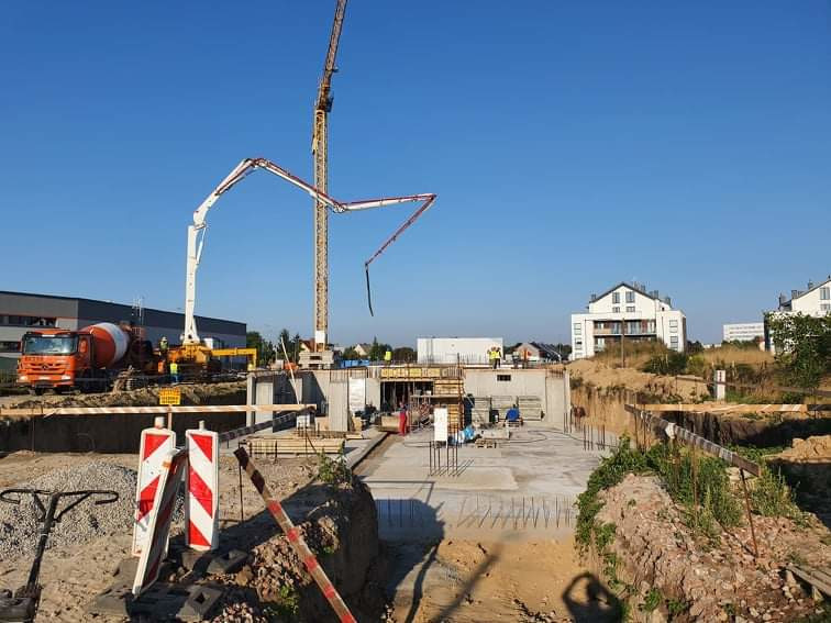 received_236371145019243