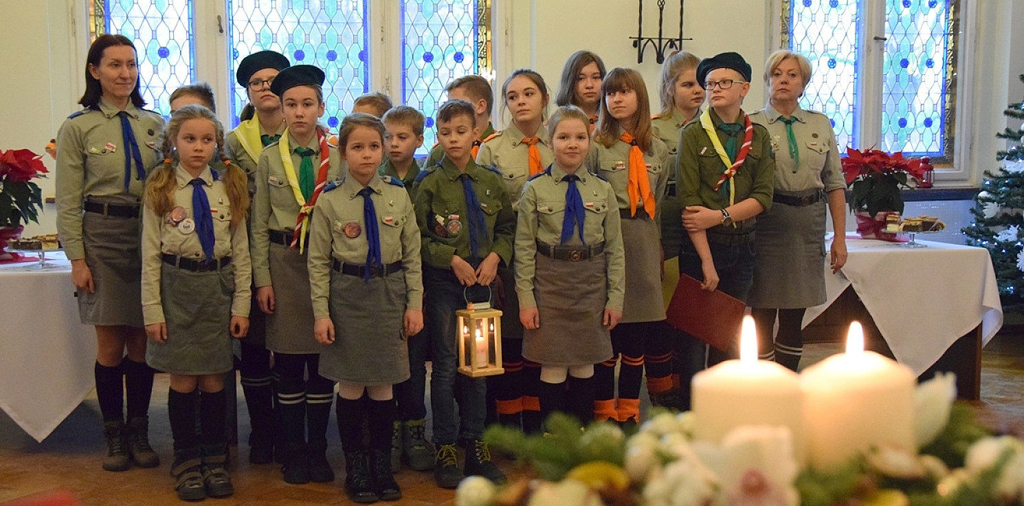 Inowrocław - Światełko Betlejemskie dotarło do ratusza
