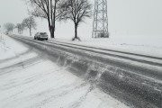 Śnieżny poranek na drogach