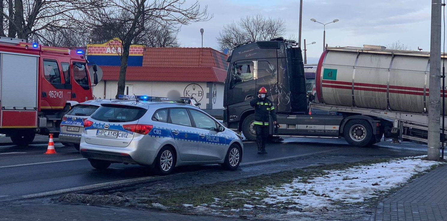 Gniewkowo.online - Kobieta pod kołami ciężarówki