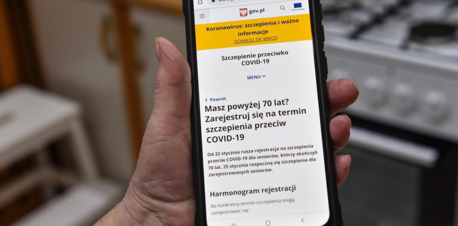 Kraj - Ruszyła rejestracja na szczepienia dla osób z grupy 70 plus za pośrednictwem SMS-a