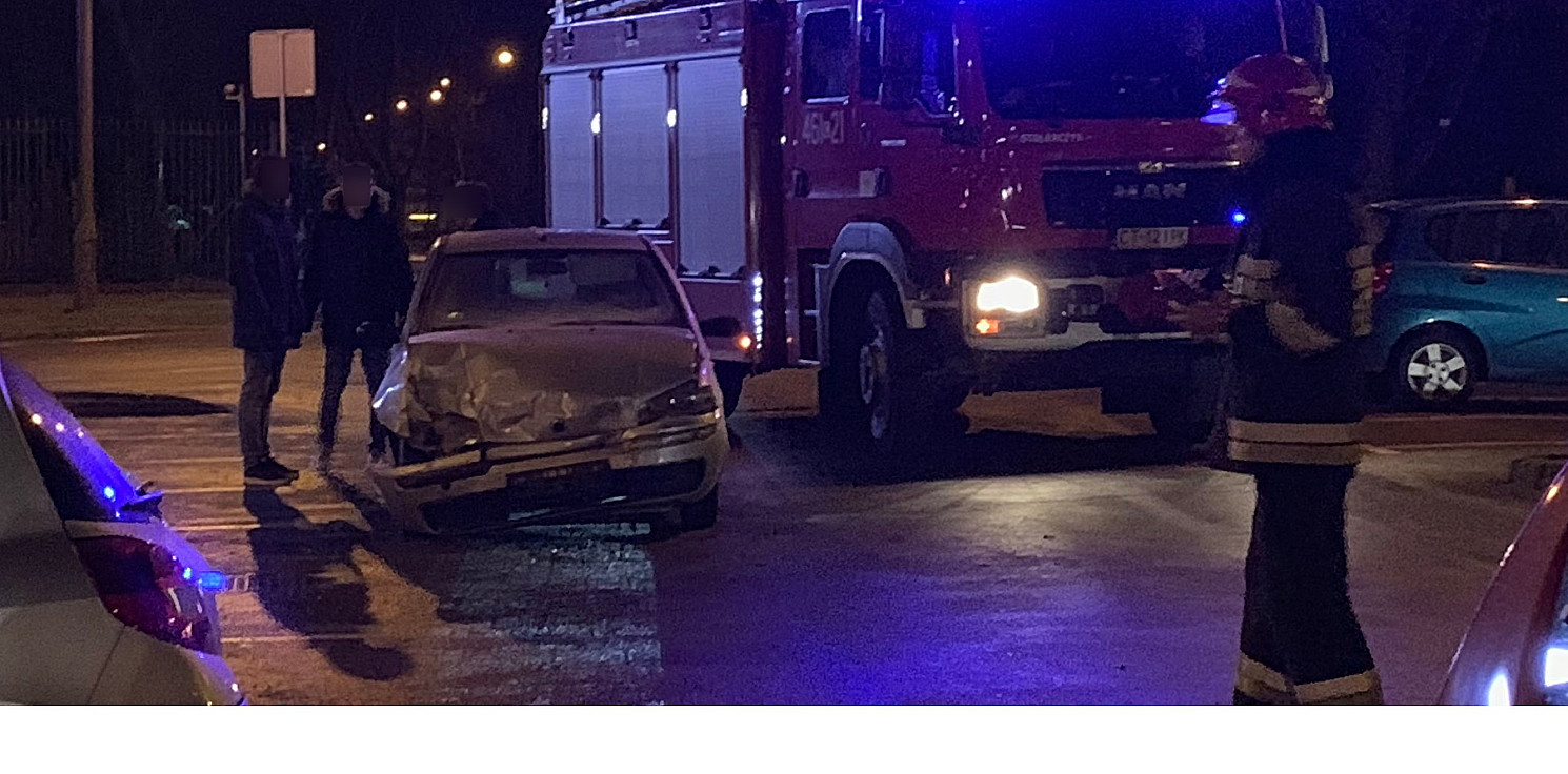 Inowrocław - Wieczorna kolizja przy ratuszu