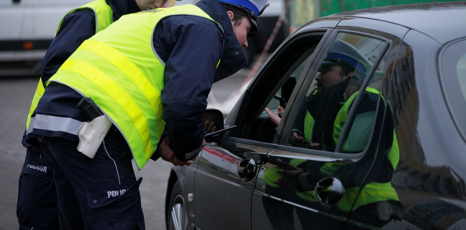 Gniewkowo.online - Jechał bez świateł, uprawnień i... po narkotykach