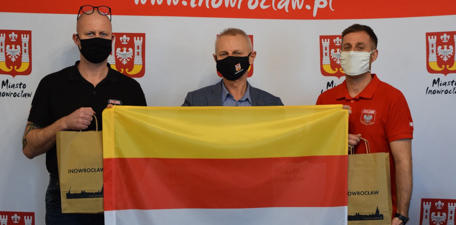 Inowrocław - Ratownicy z Inowrocławia w środku Afryki
