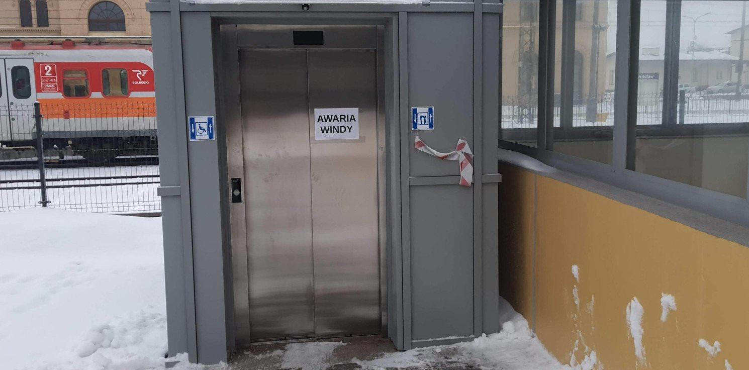 Inowrocław - Kiedy naprawią windę przy tunelu?