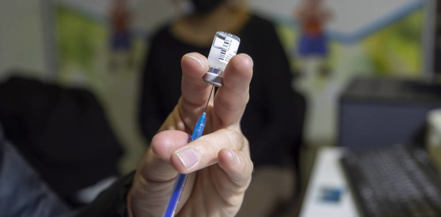 Kraj - CBOS: 55 proc. Polaków chciałoby się zaszczepić przeciw COVID-19, 33 proc. nie chce