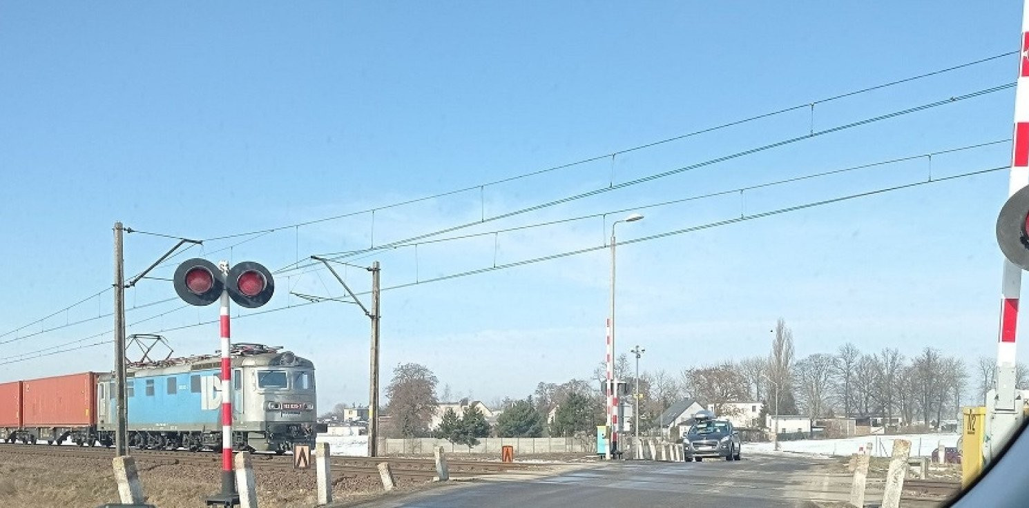 Inowrocław - PKP: sygnalizacja na przejeździe jest sprawna