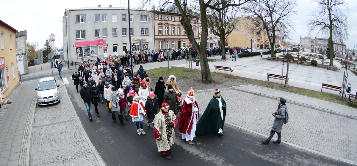 Kruszwica - Kruszwiczanie przeszli w kolorowym orszaku
