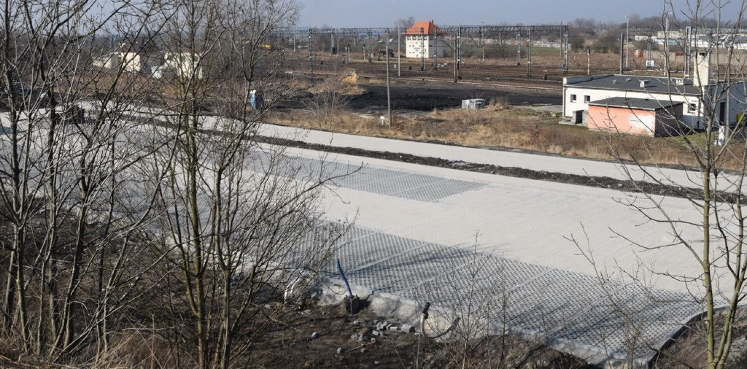 Inowrocław - Parking za solankowym wałem niemal gotowy