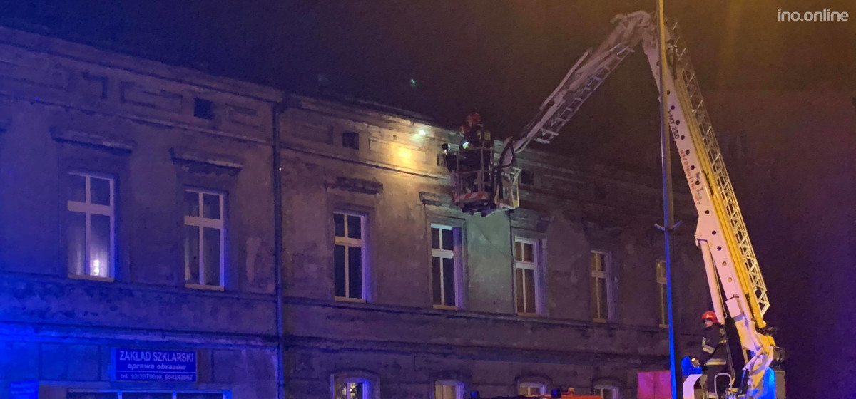 Inowrocław - Fragment elewacji oderwał się od kamienicy