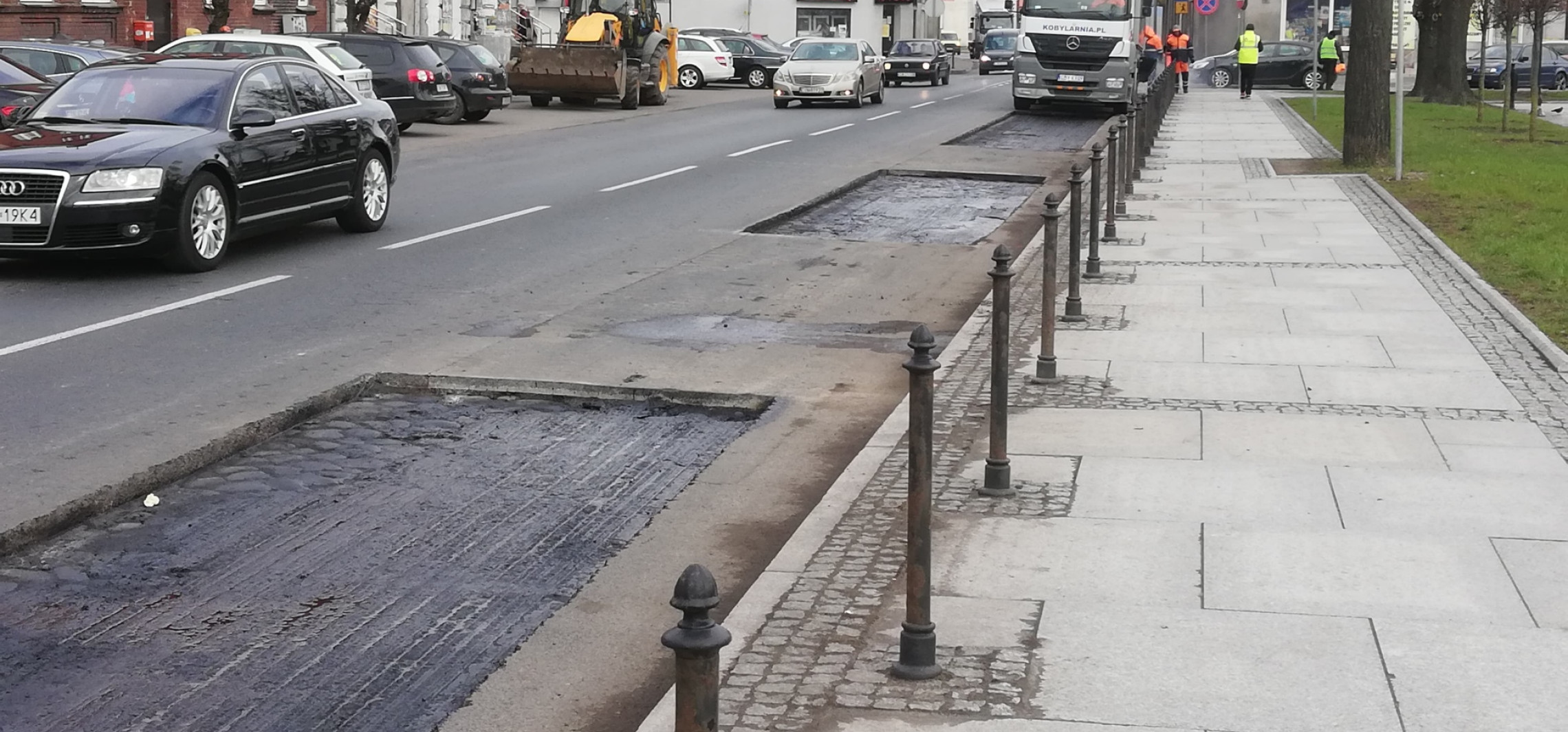Kruszwica - Zrywają asfalt. Duże utrudnienia w Kruszwicy