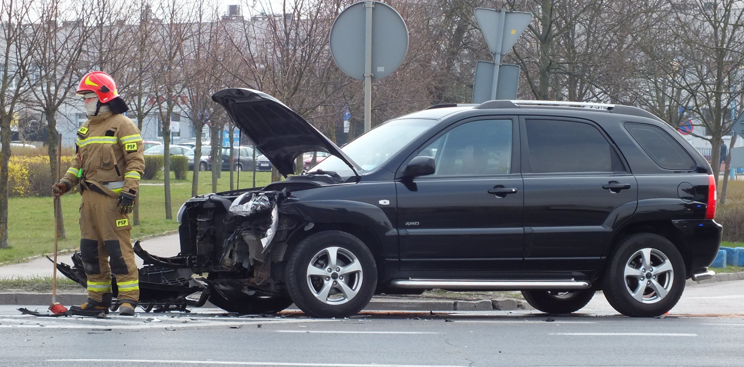 Inowrocław - Zderzenie dwóch aut przy szpitalu