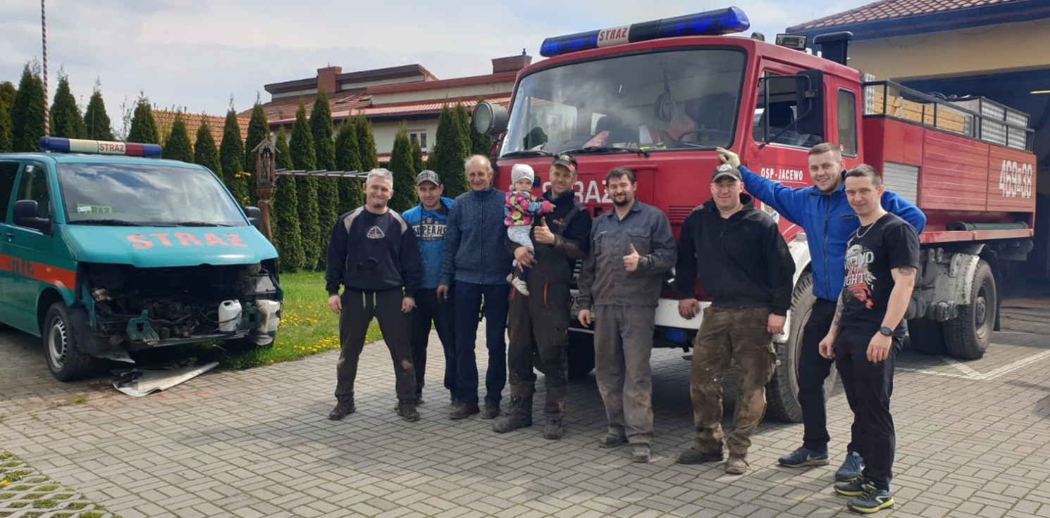 Gmina Inowrocław - Strażacy sami naprawili starego jelcza
