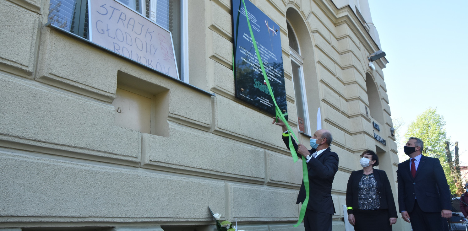 Inowrocław - Odsłonięto tablicę upamiętniającą strajk rolników