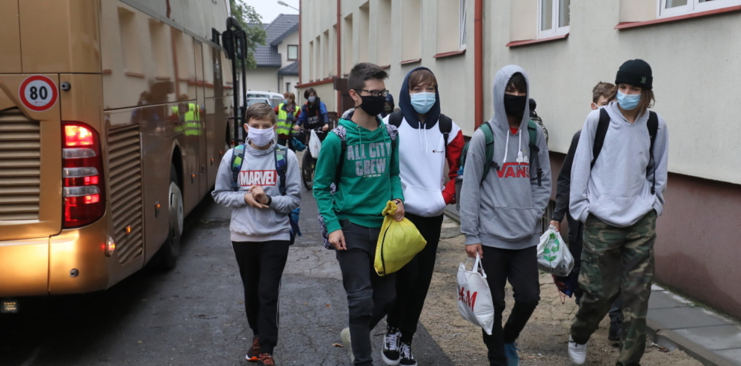 Kraj - Wytyczne MEiN, GIS i MZ: letni wypoczynek dzieci i młodzieży możliwy w reżimie sanitarnym 