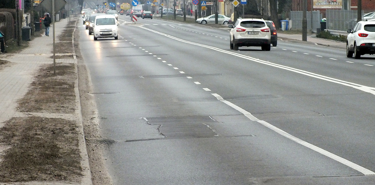 Inowrocław - Na Poznańskiej łata na łacie. Dlaczego?