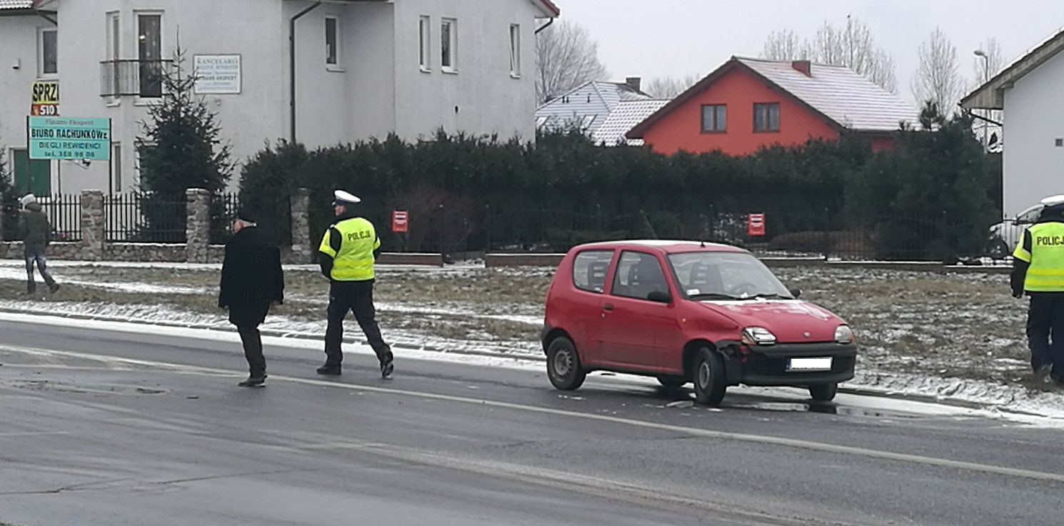 Inowrocław - Zderzenie dwóch osobówek na Rąbinie