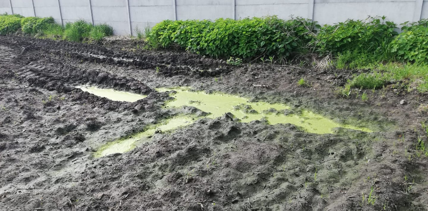 Inowrocław - Wylał szambo na pole. Dostał mandat