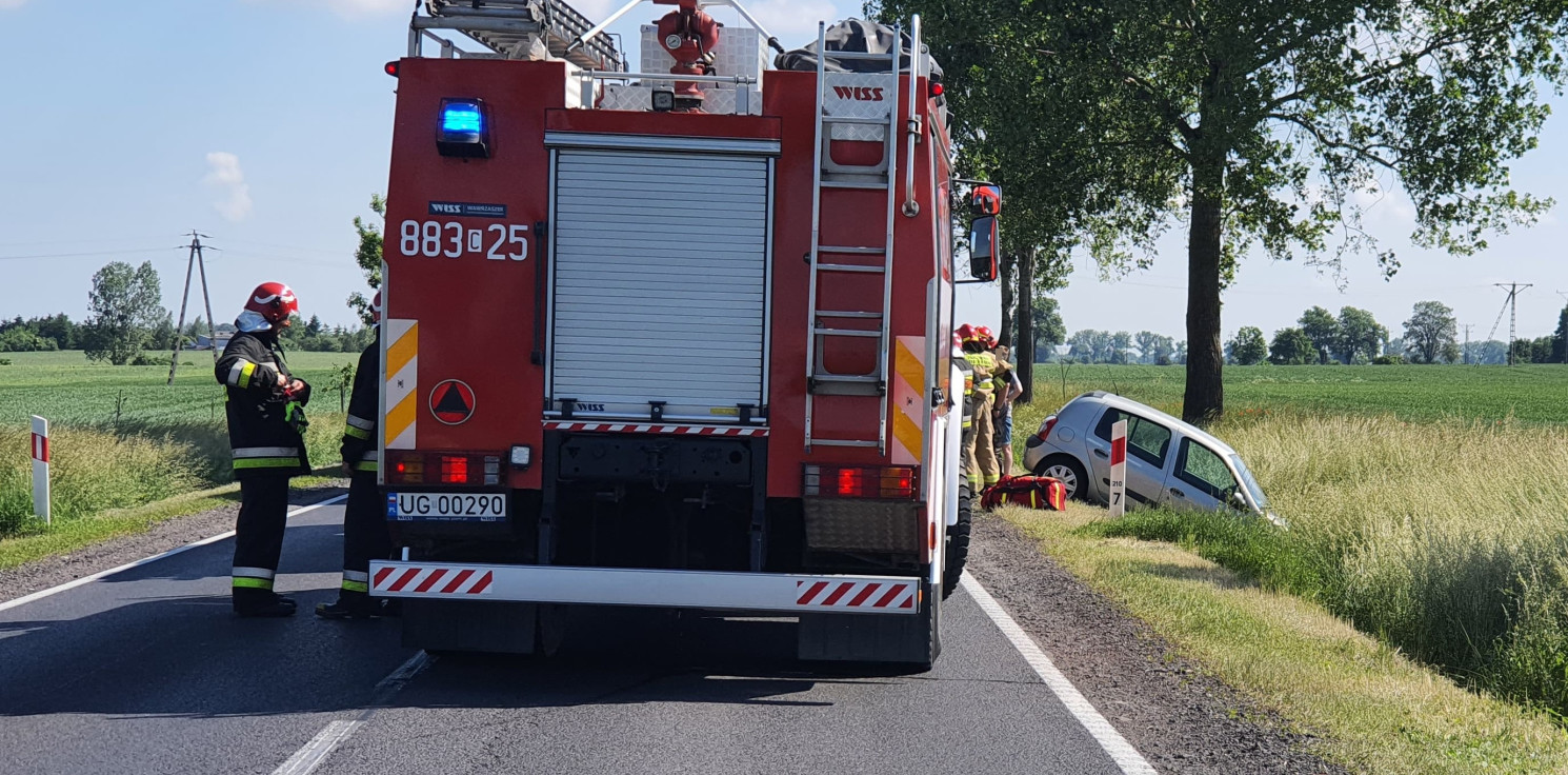 Region - Na drodze do Gniewkowa auto wpadło do rowu