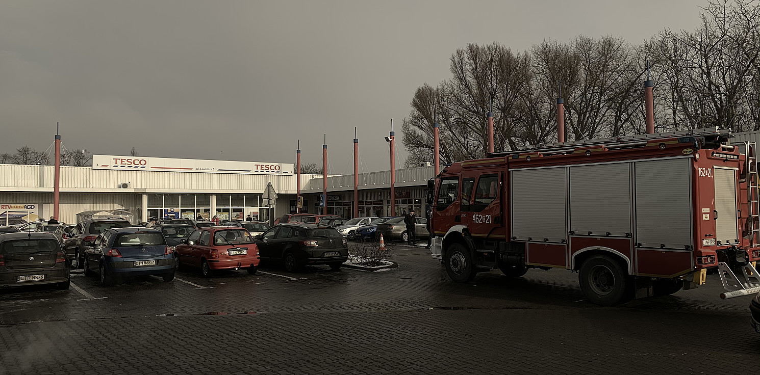Inowrocław - Alarm i ewakuacja w kolejnych marketach