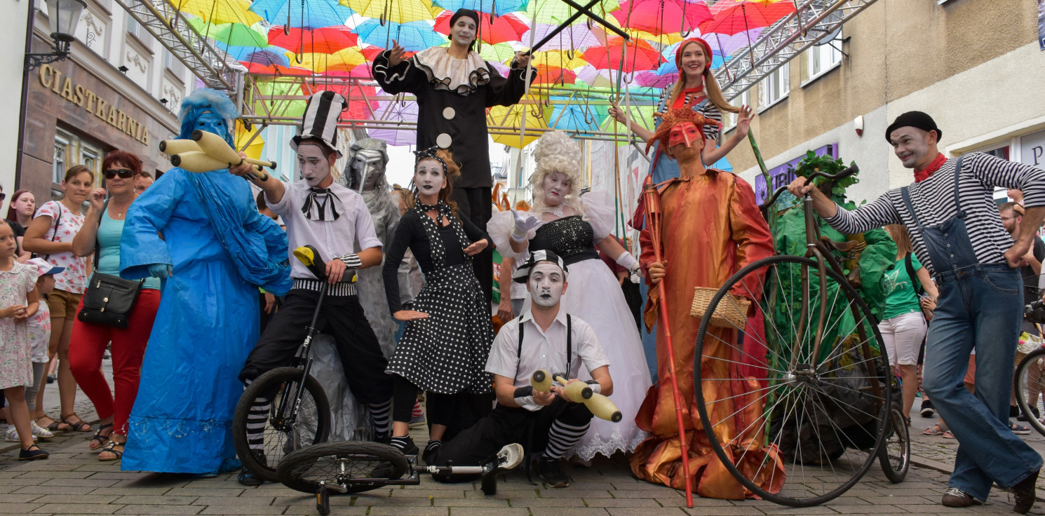Inowrocław - Ino Art Festiwal zawładnął inowrocławskim Rynkiem