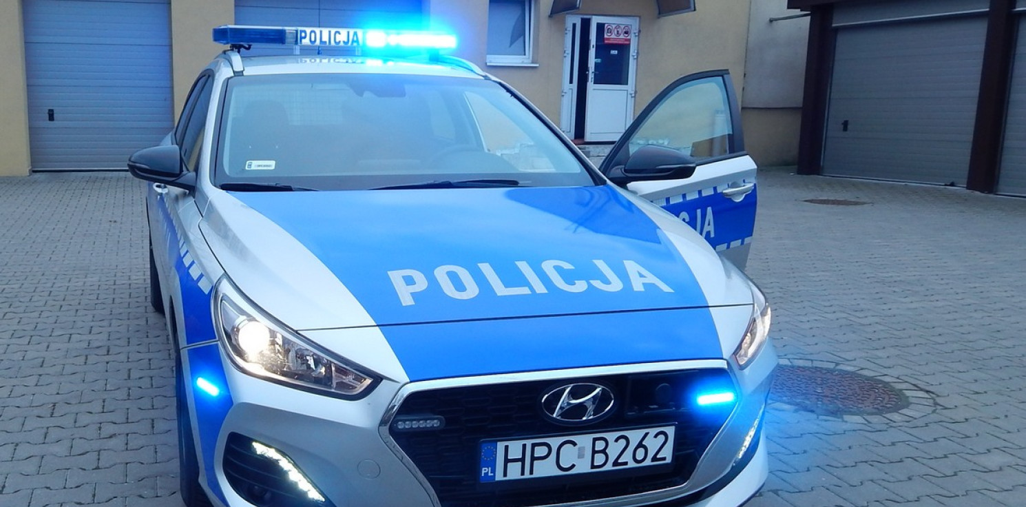 Inowrocław - Samochód stanął w płomieniach na stacji paliw
