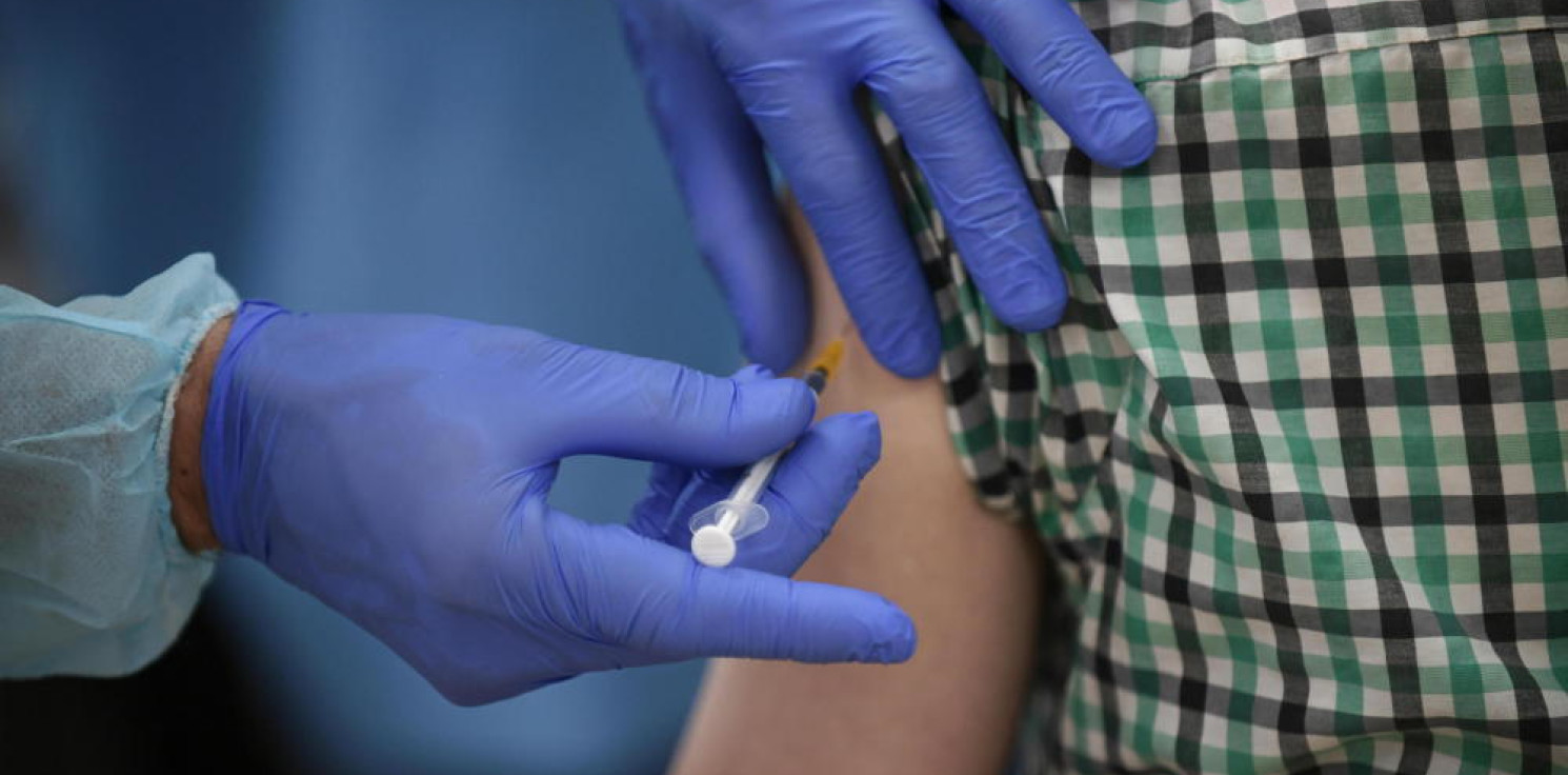 Kraj - Niedzielski: osoby z niepożądanymi odczynami mogą mieszać szczepionki 