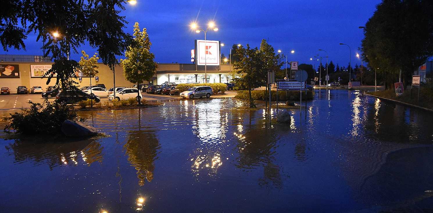 Inowrocław - Poważna awaria wodociągu na Rąbinie