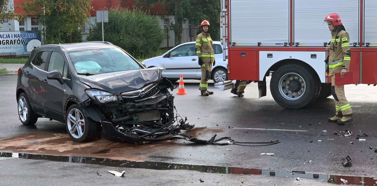 Inowrocław - Poranna kraksa na skrzyżowaniu Poznańskiej i Cichej