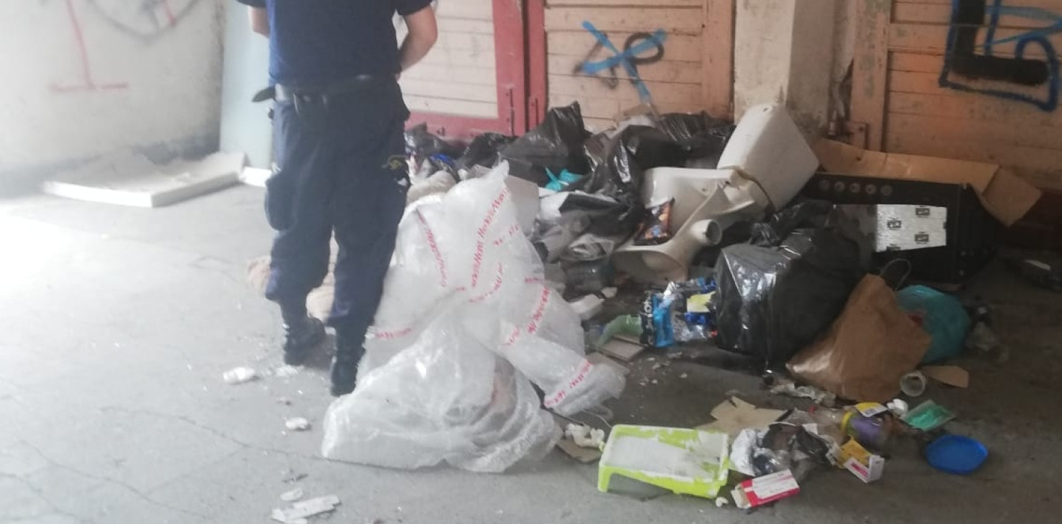 Inowrocław - Podrzucił śmieci na podwórzu. Zapłaci 500 zł