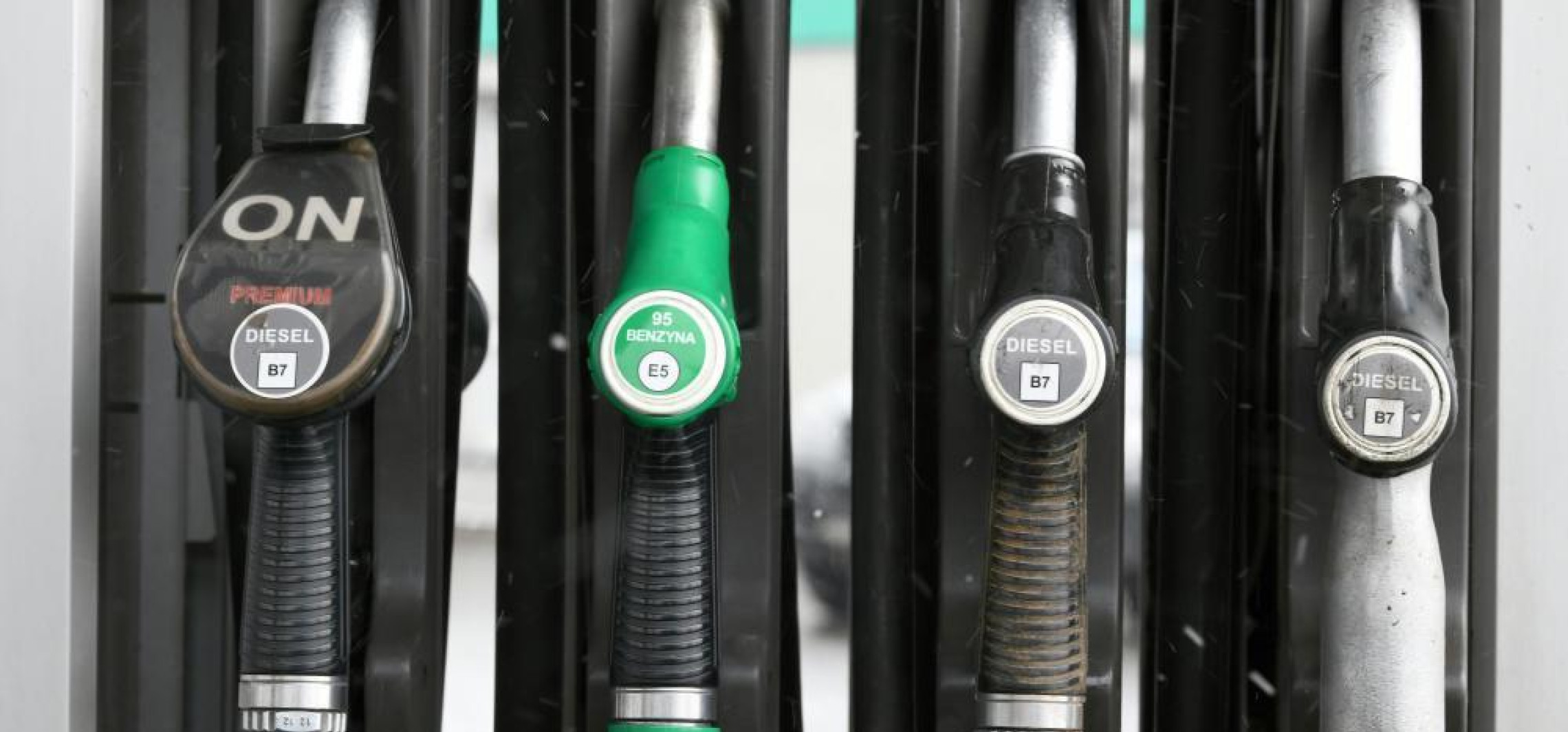 Analitycy: na koniec wakacji możliwe obniżki cen paliwa na stacjach