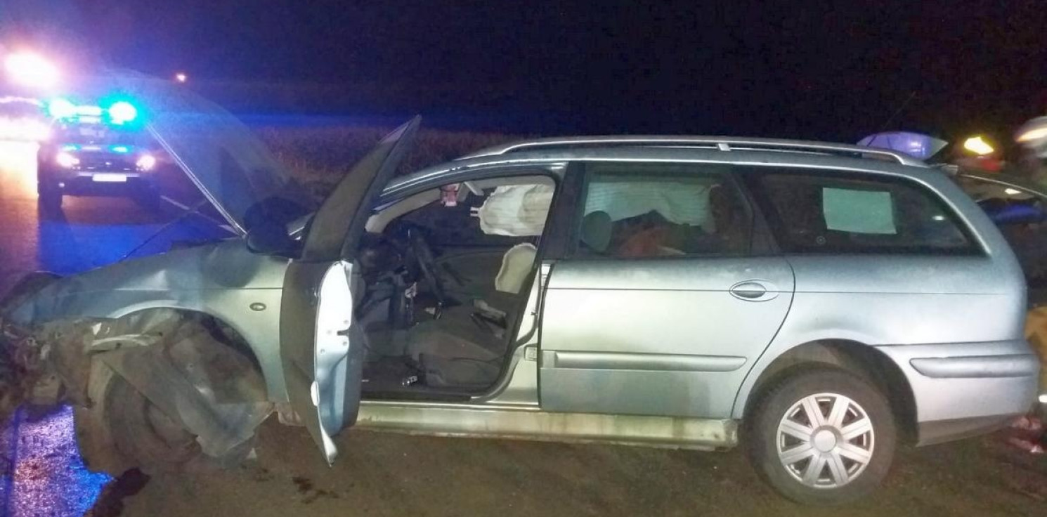 Region - Pijany rozbił auto w rowie i uciekł w pole buraków