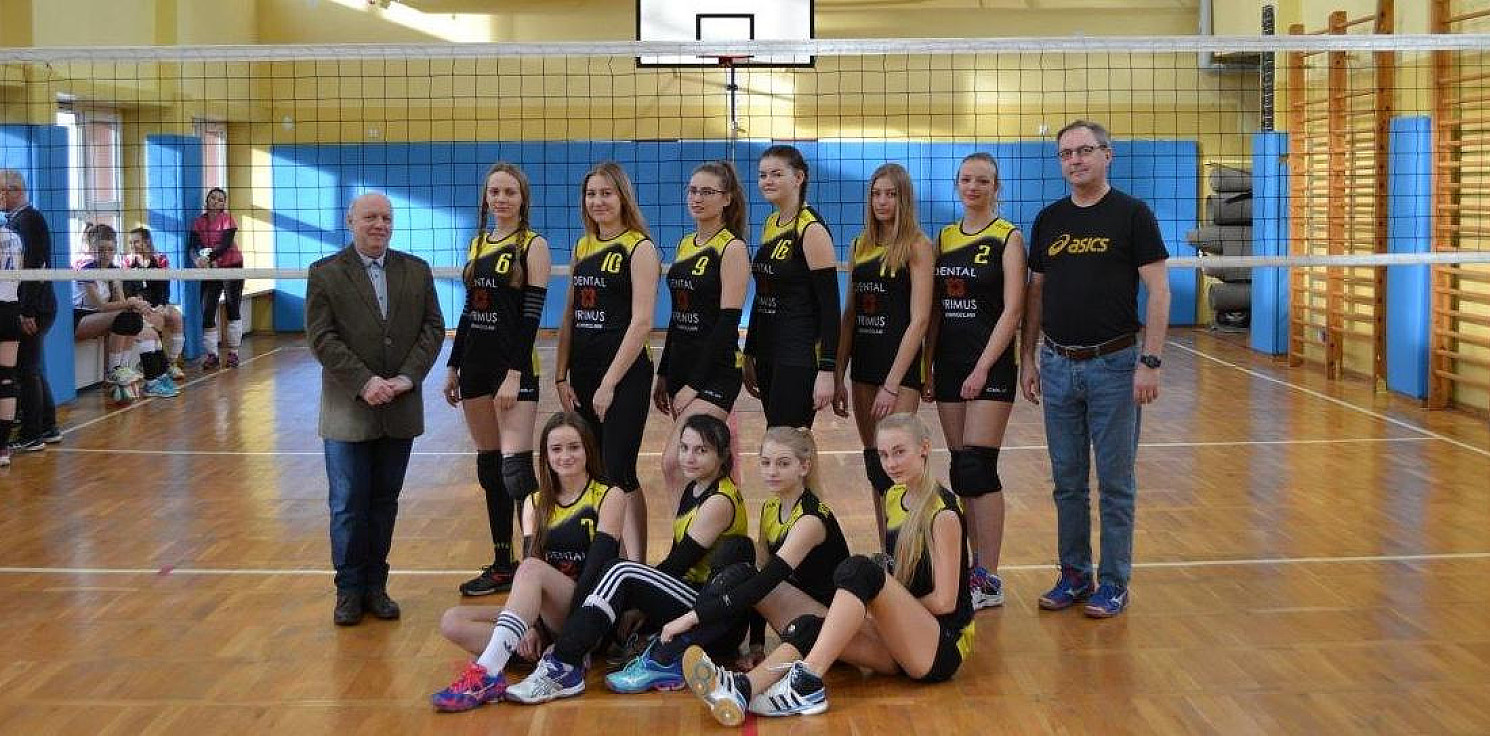 Inowrocław - Siatkarki z "Konopy" z pucharem