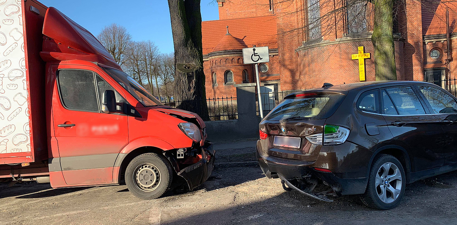 Inowrocław - Mercedesem wjechał w tył BMW