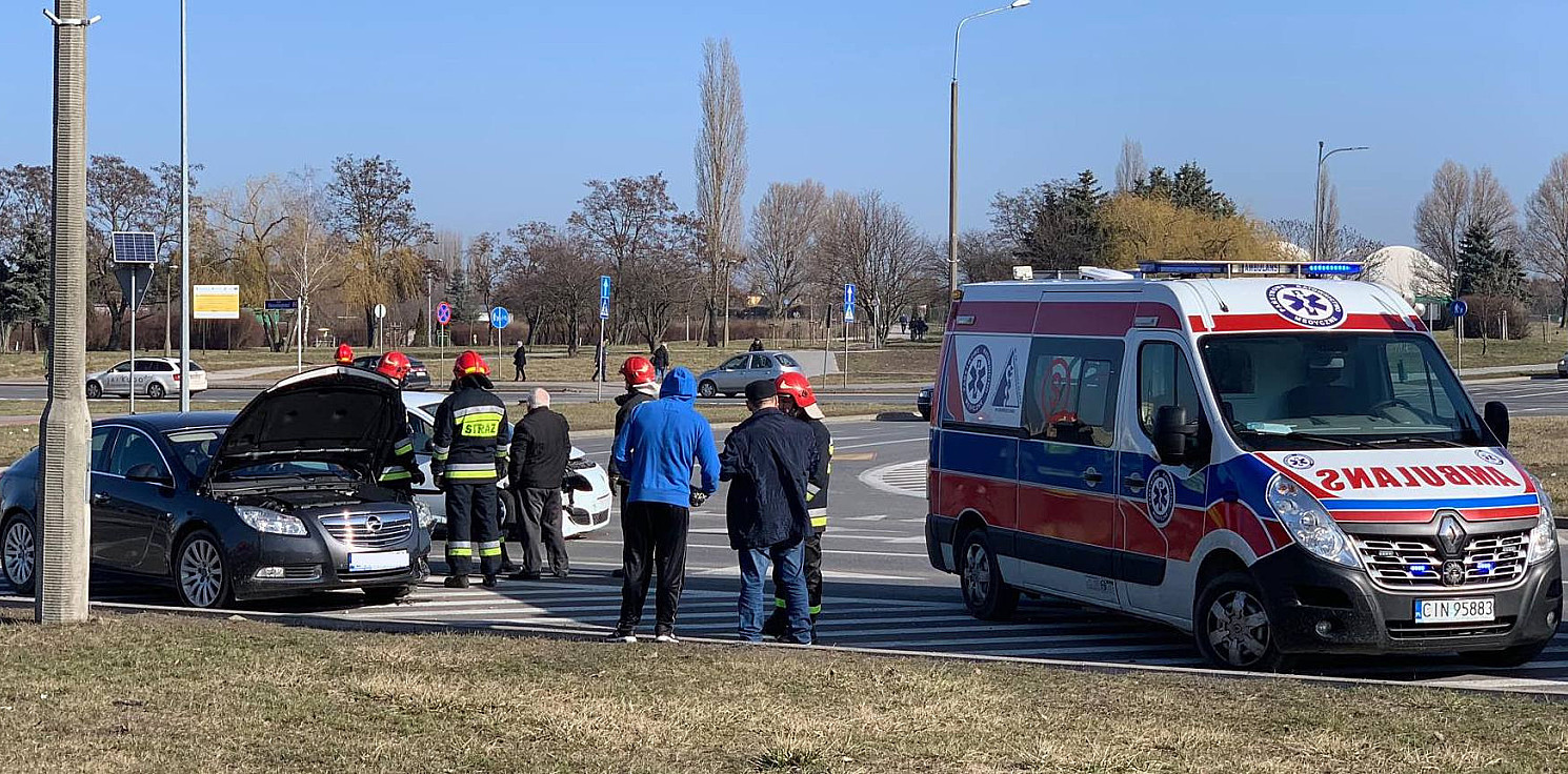 Inowrocław - Zderzenie dwóch aut na Rąbinie