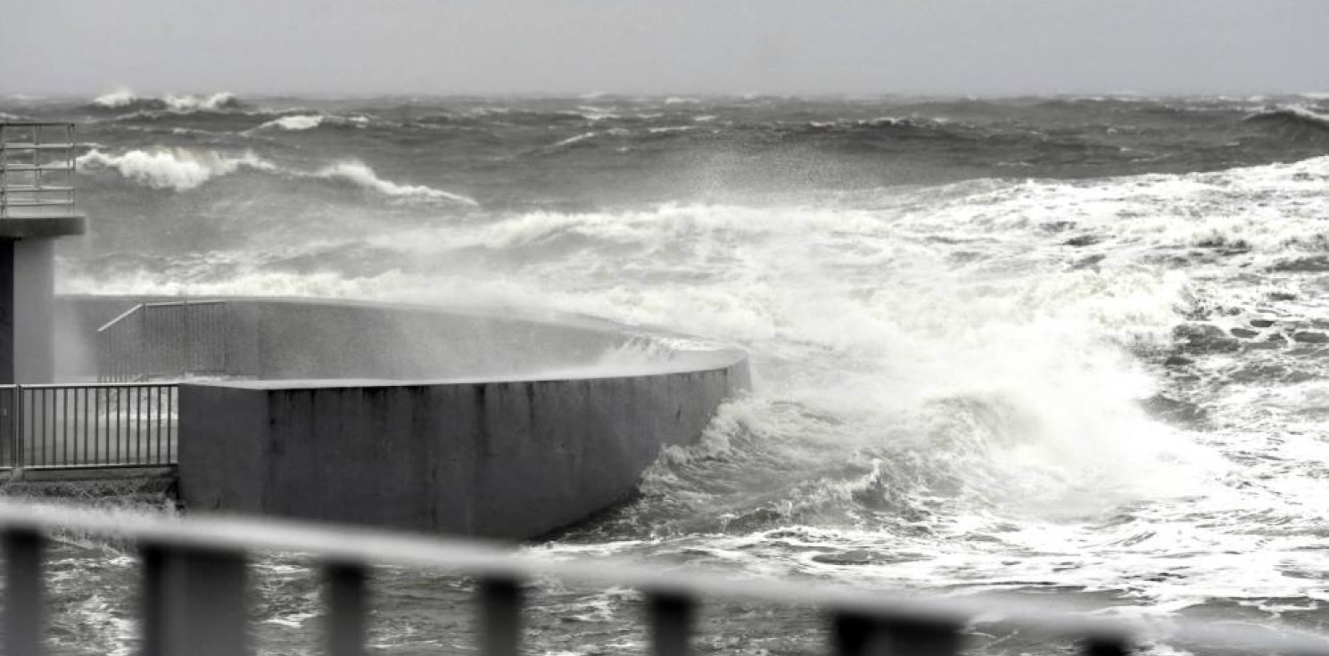 Kraj - IMGW: w całym kraju silny wiatr, na Bałtyku sztorm