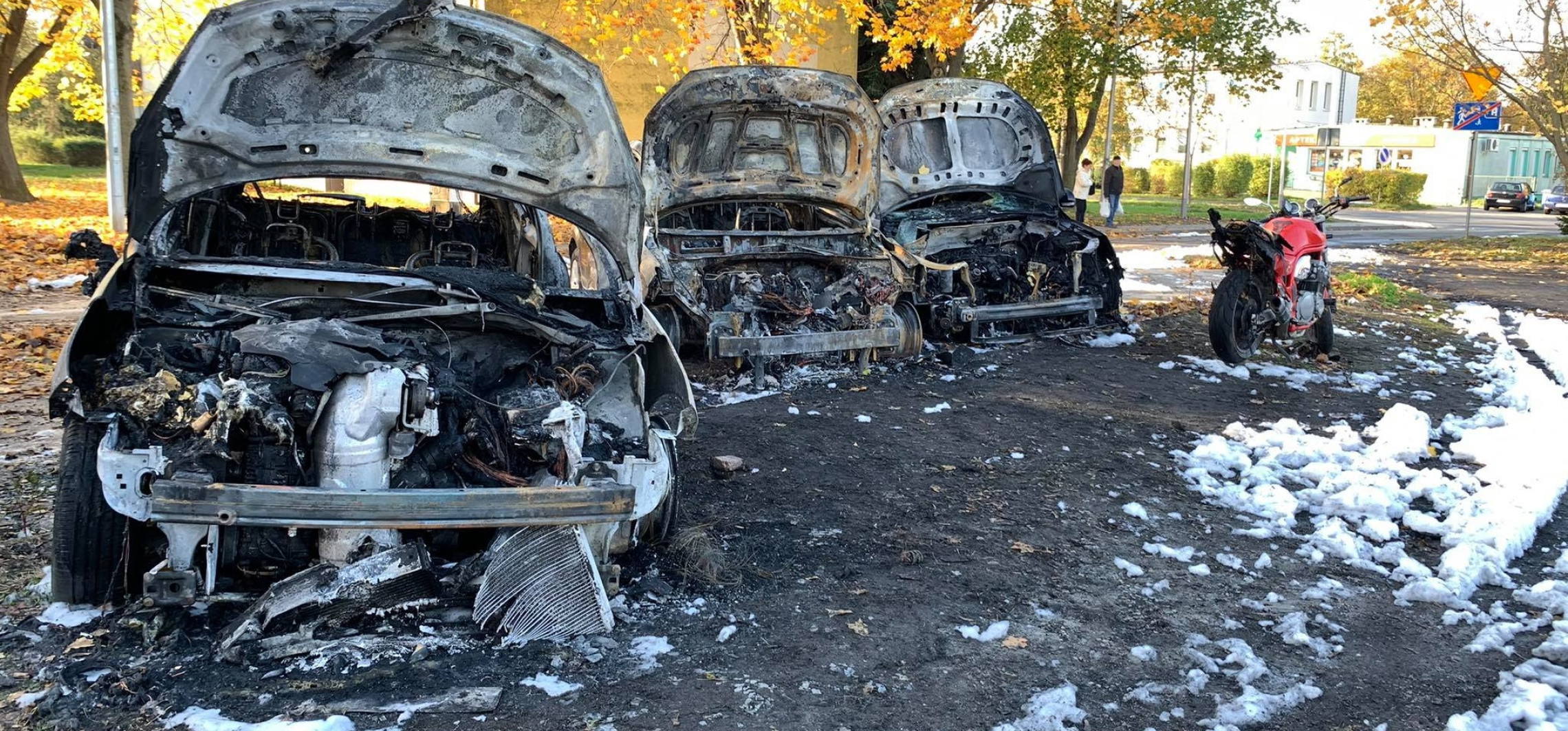 Janikowo - W nocy w Janikowie doszczętnie spłonęło kilka aut