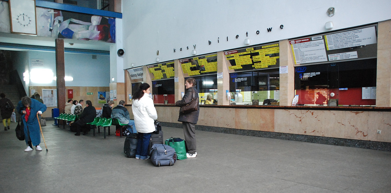 Inowrocław - #Pamiętacie? Hol dworca kolejowego